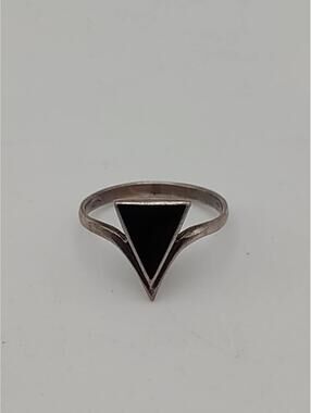 925 Sterling Black Triangle Ring Size 7.25 Modernist